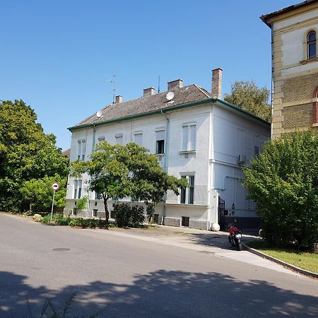 Szent Janos Apartman Makó Buitenkant foto